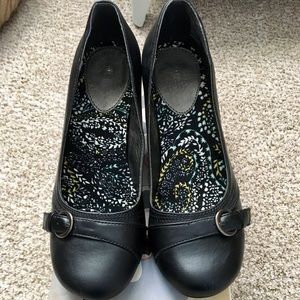 Mudd Black Heels